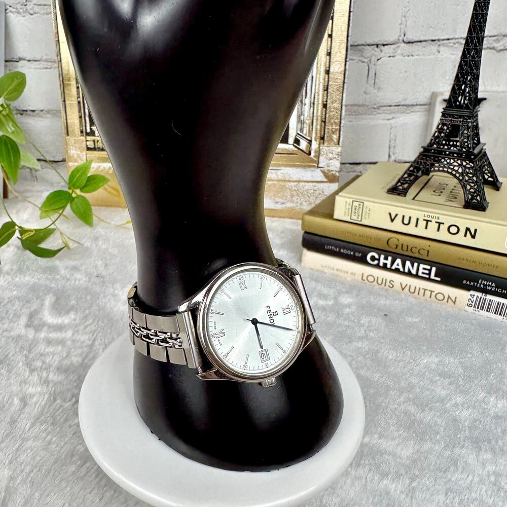 Fendi women’s silver watch 210G Good Pre-Owned
